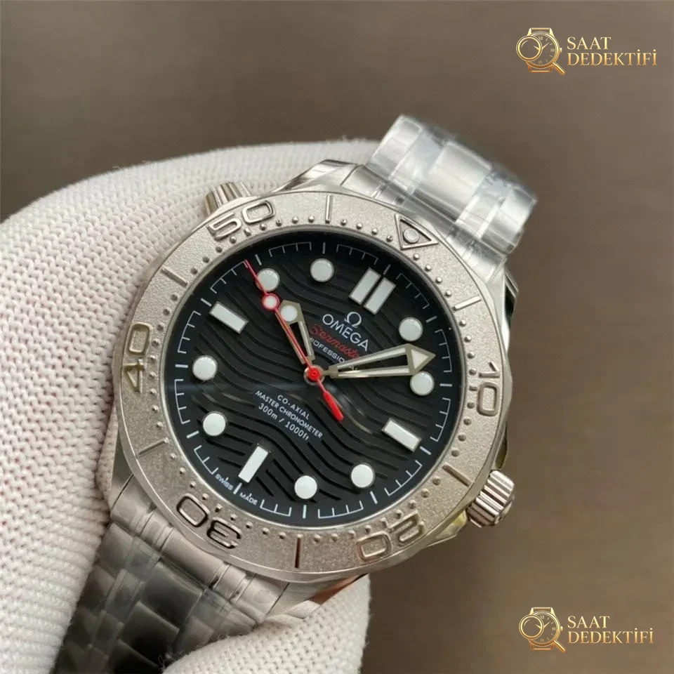 VS Factory Omega Seamaster 300M Nekton tarihsiz yat modeli detaylı gerçek çekim incelemesi - Fosfor ve Super-LumiNova Gece Görünümü