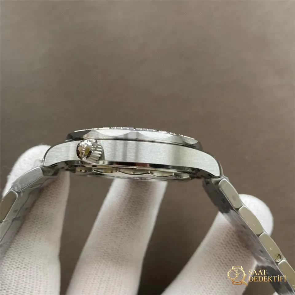 VS Factory Omega Seamaster 300M Nekton tarihsiz yat modeli detaylı gerçek çekim incelemesi - Mekanizma Zemberek ve Balans Detayı