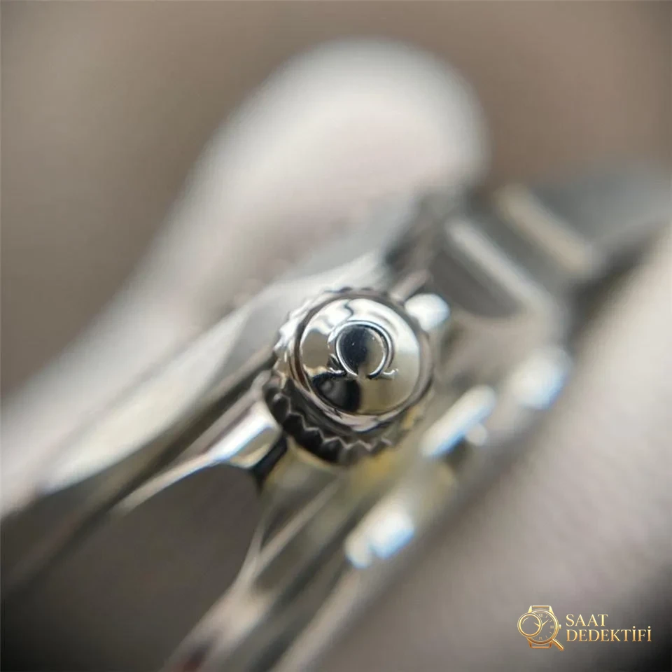VS Factory Omega Seamaster 300M Nekton tarihsiz yat modeli detaylı gerçek çekim incelemesi - Yan Profil ve Kordon Bağlantısı