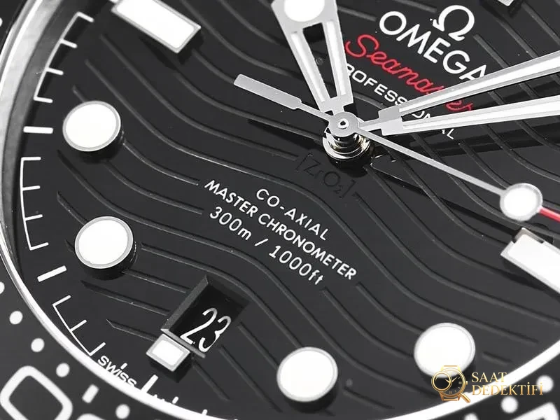 VS Factory Omega Seamaster 300M «Siyah Kadranlı» Replika Kol Saati - VS Saat - Arka Kapak ve Mekanizma Detayı