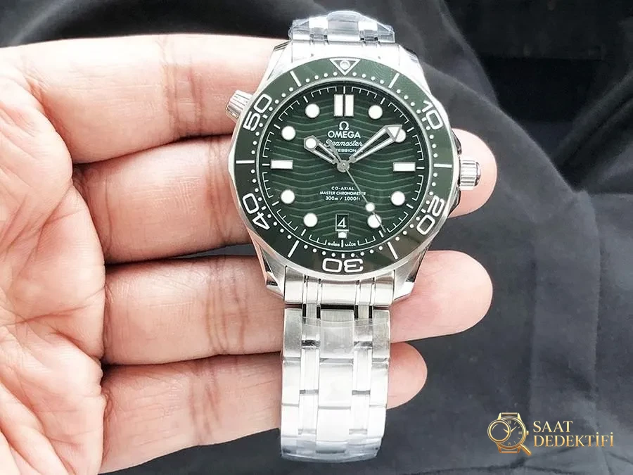 VS Factory Omega Seamaster 300M «Yeşil Su Hayaleti» replika kol saati - 210.30.42.20.10.001 - Kadran Detayı ve Bezel İşçiliği