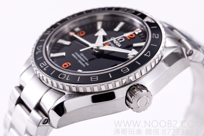 VS Factory Omega Seamaster 600 GMT replika ile orijinalin karşılaştırmalı incelemesi ve çift zaman dilimi fonksiyonu nasıl kullanılır? — 9. fotoğraf