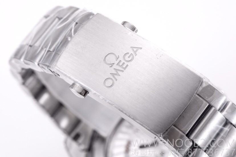 VS Factory Omega Seamaster 600 GMT replika ile orijinalin karşılaştırmalı incelemesi ve çift zaman dilimi fonksiyonu nasıl kullanılır? — 10. fotoğraf