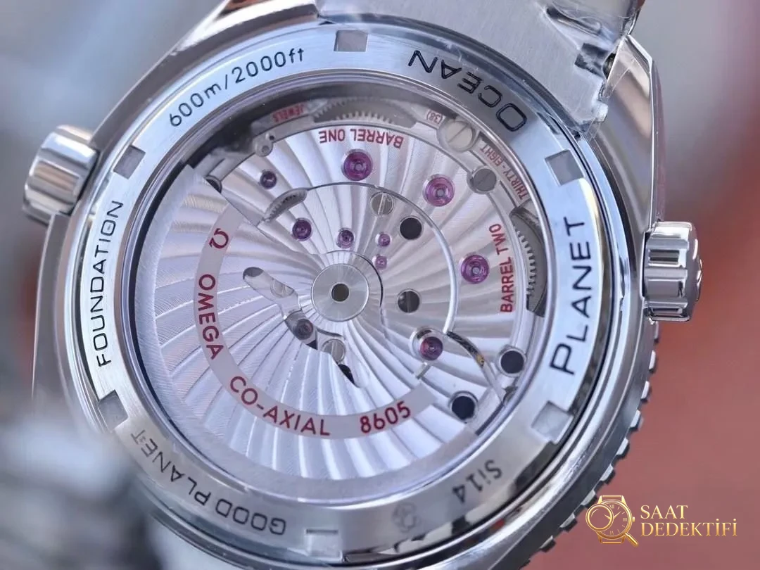 VS Factory Omega Seamaster 600 GMT replika ile orijinalin karşılaştırmalı incelemesi ve çift zaman dilimi fonksiyonu nasıl kullanılır? - Genel Açı ve Estetik Duruş