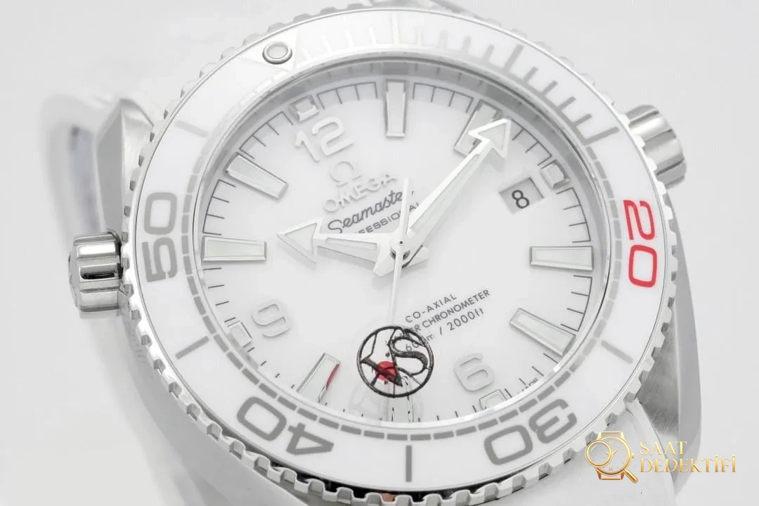 VS Factory Omega Seamaster 600 Kadın Kol Saati - Tokyo Olimpiyatları Limitli Sürüm - Fosfor ve Super-LumiNova Gece Görünümü