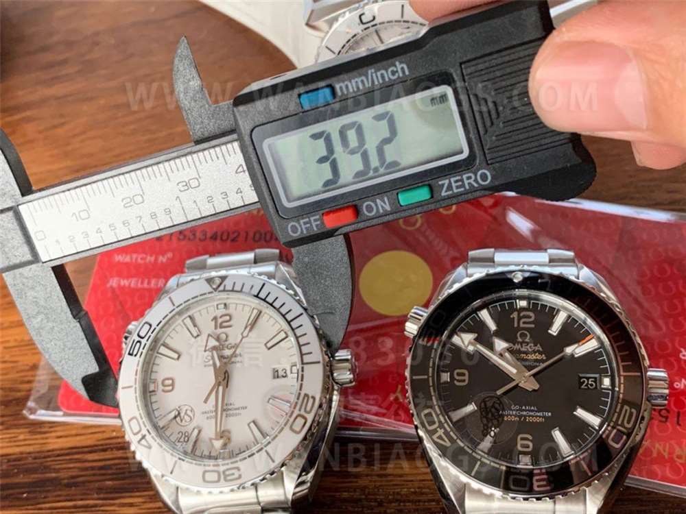 VS Factory Omega Seamaster 600 kadın seramik saat incelemesi - Seamaster'ların Chanel'i — 14. fotoğraf