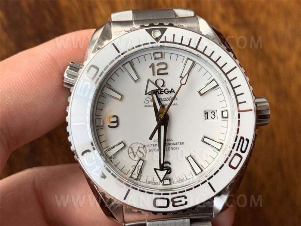 VS Factory Omega Seamaster 600 kadın seramik saat incelemesi - Seamaster'ların Chanel'i — 15. fotoğraf