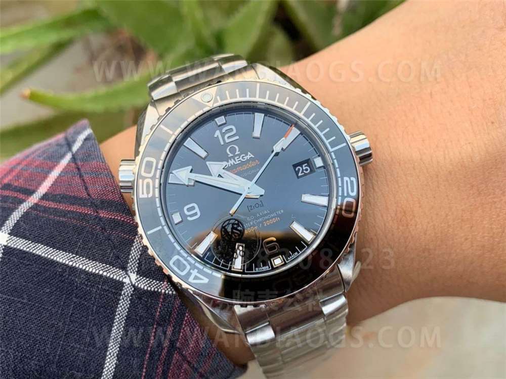 VS Factory Omega Seamaster 600 kadın seramik saat incelemesi - Seamaster'ların Chanel'i — 19. fotoğraf