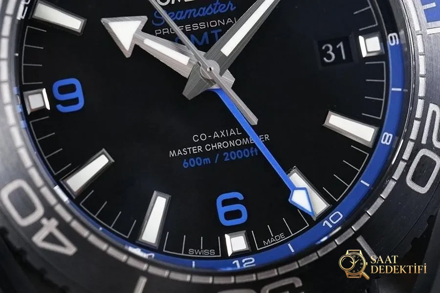 VS Factory Omega Seamaster 600 metre «Deniz Mavisi» Replika Kol Saati - 215.92.46.22.01.002 - Arka Kapak ve Mekanizma Detayı