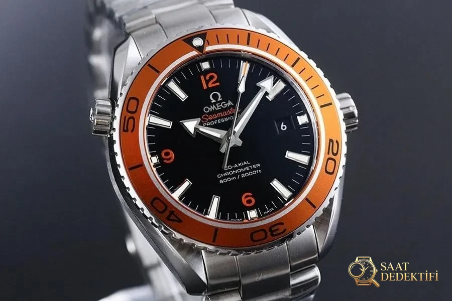 VS Factory Omega Seamaster 600 Metre «Turuncu Bezel» Replika Saat - 42 mm - Kadran Detayı ve Bezel İşçiliği