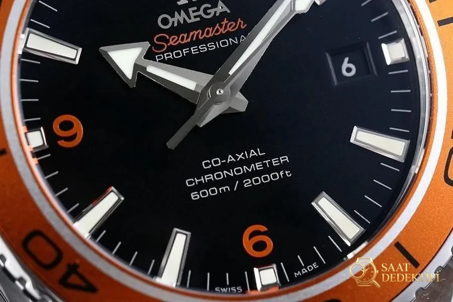 VS Factory Omega Seamaster 600 Metre «Turuncu Bezel» Replika Saat - 42 mm - Arka Kapak ve Mekanizma Detayı