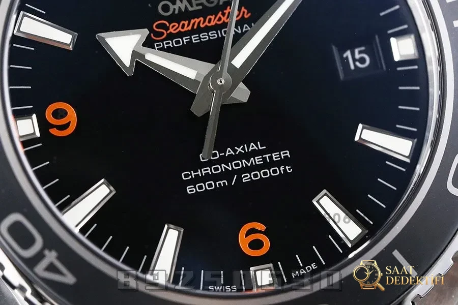 VS Factory Omega Seamaster 600M 232.30.42.21.01.003 replika kol saati - 42 mm - Arka Kapak ve Mekanizma Detayı