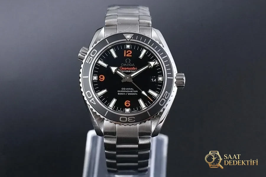 Omega VS Factory Replica Watch Review - Front View and Case Design