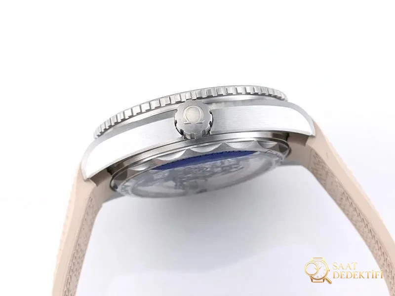 VS Factory Omega Seamaster 600M Altın Kum Kadranlı Replika Saat - VS Watch - Bilezik, Toka ve Klips Mekanizması