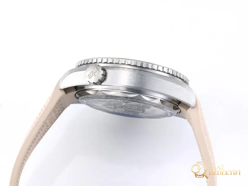 VS Factory Omega Seamaster 600M Altın Kum Kadranlı Replika Saat - VS Watch - Makro Kadran ve İndeks İşçiliği
