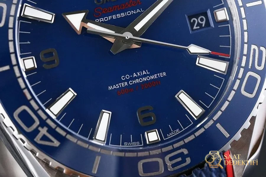 Реплика наручных часов VS Factory Omega Seamaster 600M «Cola Bezel» Олимпийские игры Пхенчхан - 522.32.44.21.03.001 - Задняя крышка и деталь механизма