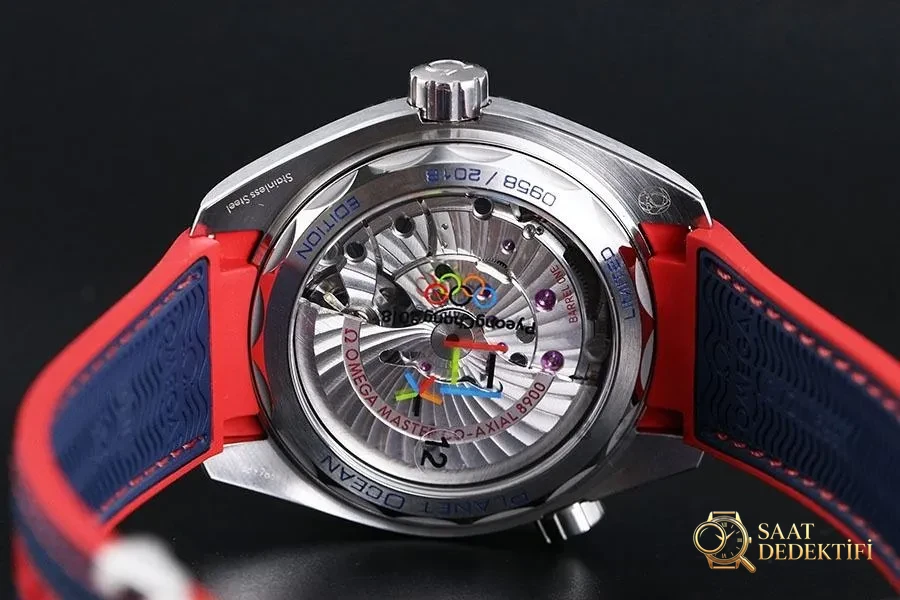 Реплика олимпийских наручных часов VS Factory Omega Seamaster 600M «Cola Bezel» в Пхенчхане - 522.32.44.21.03.001 - Положение запястья и пропорции корпуса