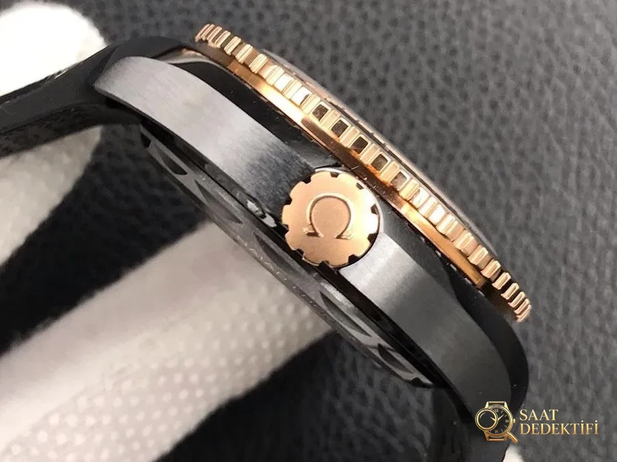 VS Factory Omega Seamaster 600m «Deniz Kralı» replika saat-215.63.46.22.01.001 - Arka Kapak ve Mekanizma Detayı