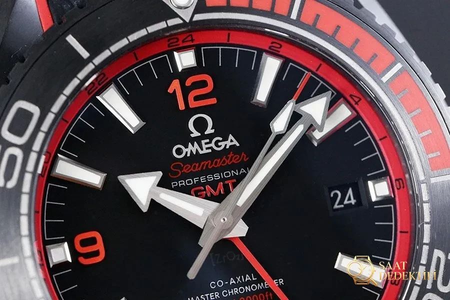 VS Factory Omega Seamaster 600m «Derin Deniz Kızılı» replika saat-215.92.46.22.01.003 - Kasa Profili ve Kurma Kolu İncelemesi