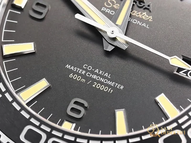 VS Factory Omega Seamaster 600M gri kadran replika saat - VS Saat - Arka Kapak ve Mekanizma Detayı