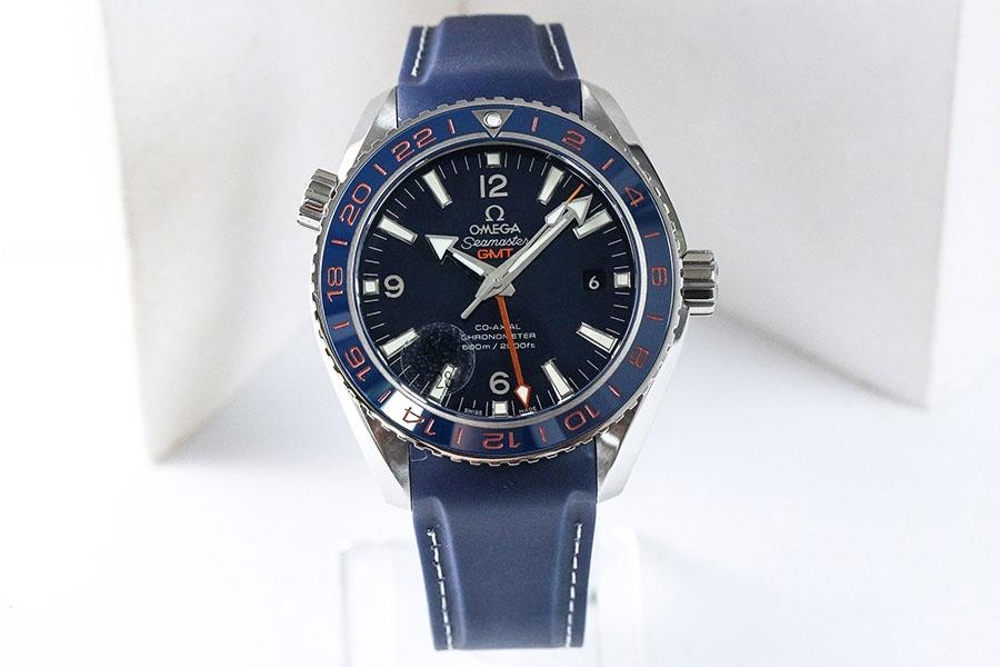 VS Factory Omega Seamaster 600m «Mavi Bezel GMT» Güzel Gezegen işbirliği modeli replika saat-232.30.44.22.03.001 — 1. fotoğraf
