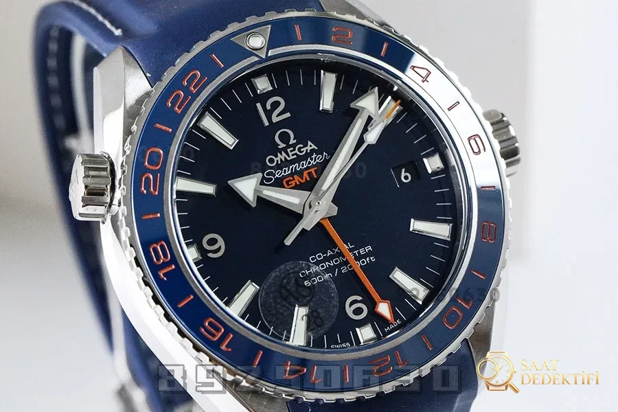 VS Factory Omega Seamaster 600m «Blue Bezel GMT» Modello di collaborazione Beautiful Planet replica orologio-232.30.44.22.03.001 - Dettagli del quadrante e lavorazione della lunetta