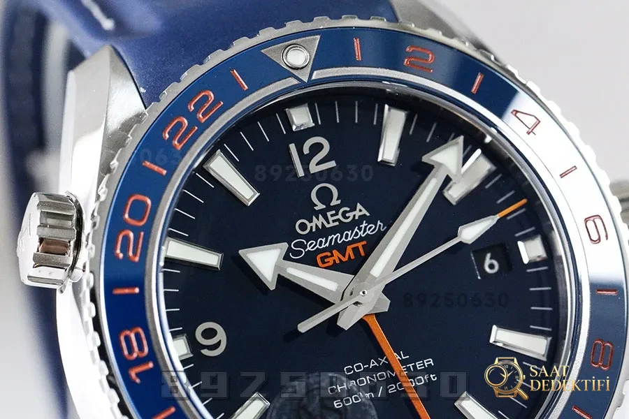 VS Factory Omega Seamaster 600m «Blue Bezel GMT» Orologio replica modello collaborazione Beautiful Planet-232.30.44.22.03.001 - Profilo della cassa e recensione della corona