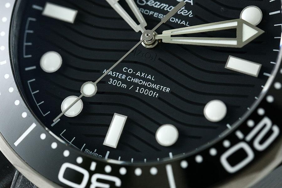 VS Factory Omega Seamaster 600M «Siyah Seramik» replika kol saati - 210.92.44.20.01.001 — 4. fotoğraf