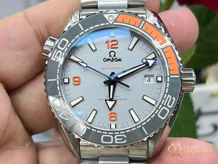 VS Factory Omega Seamaster 600M Titanyum Çeyrek Turuncu Replika Saat İncelemesi - Kasa Profili ve Kurma Kolu İncelemesi