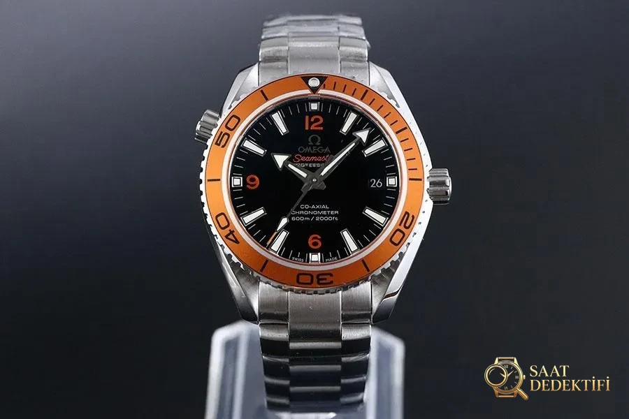 Omega VS Factory Replica Watch Review - Front View and Case Design