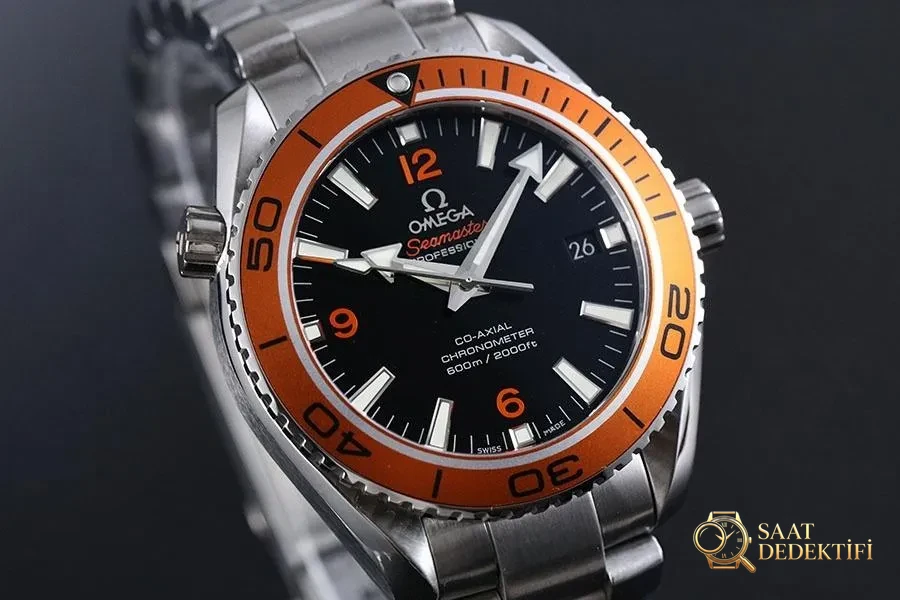 VS Factory Omega Seamaster 600m «Orange Bezel» Replica Watch - 45.5 mm - Dial Detail and Bezel Workmanship