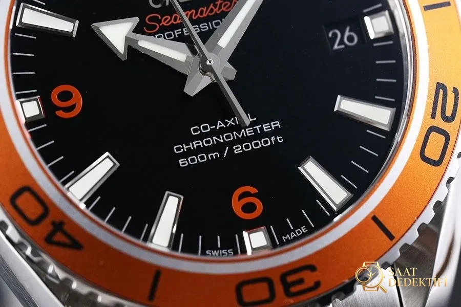 VS Factory Omega Seamaster 600m «Orange Bezel» Replica Watch - 45.5 mm - Case Back and Mechanism Detail