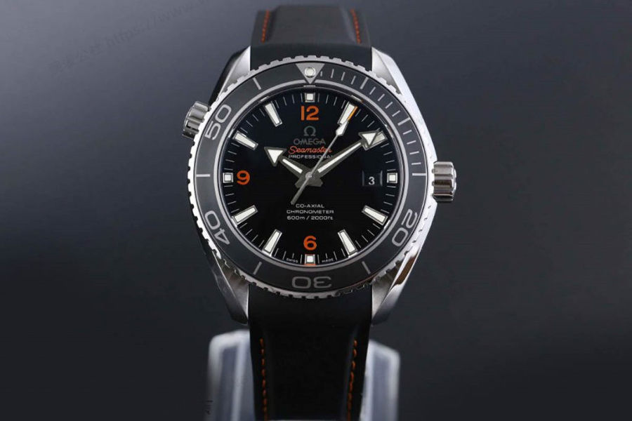 VS Factory Omega Seamaster 600M turuncu yazılı siyah bezel saat incelemesi — 1. fotoğraf