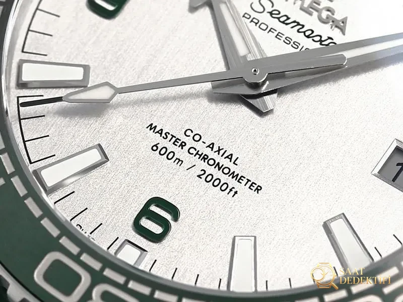 VS Factory Omega Seamaster 600M yeşil çelik replika kol saati - VS saat - Arka Kapak ve Mekanizma Detayı