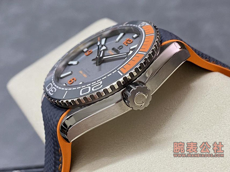 VS Factory Omega Seamaster çeyrek turuncu gri kadranlı replika saat nasıl — 2. fotoğraf