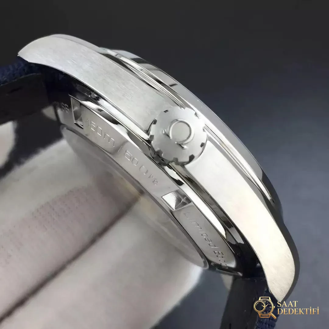 VS Factory Omega Seamaster James Bond 007 mermi tasarımlı kumaş kayışlı saat incelemesi - Arka Kapak ve Mekanizma Detayı