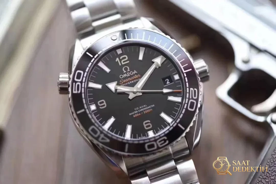 Omega Planet Ocean 8500 VS Factory İncelemesi - Ön Görünüm ve Kasa Tasarımı