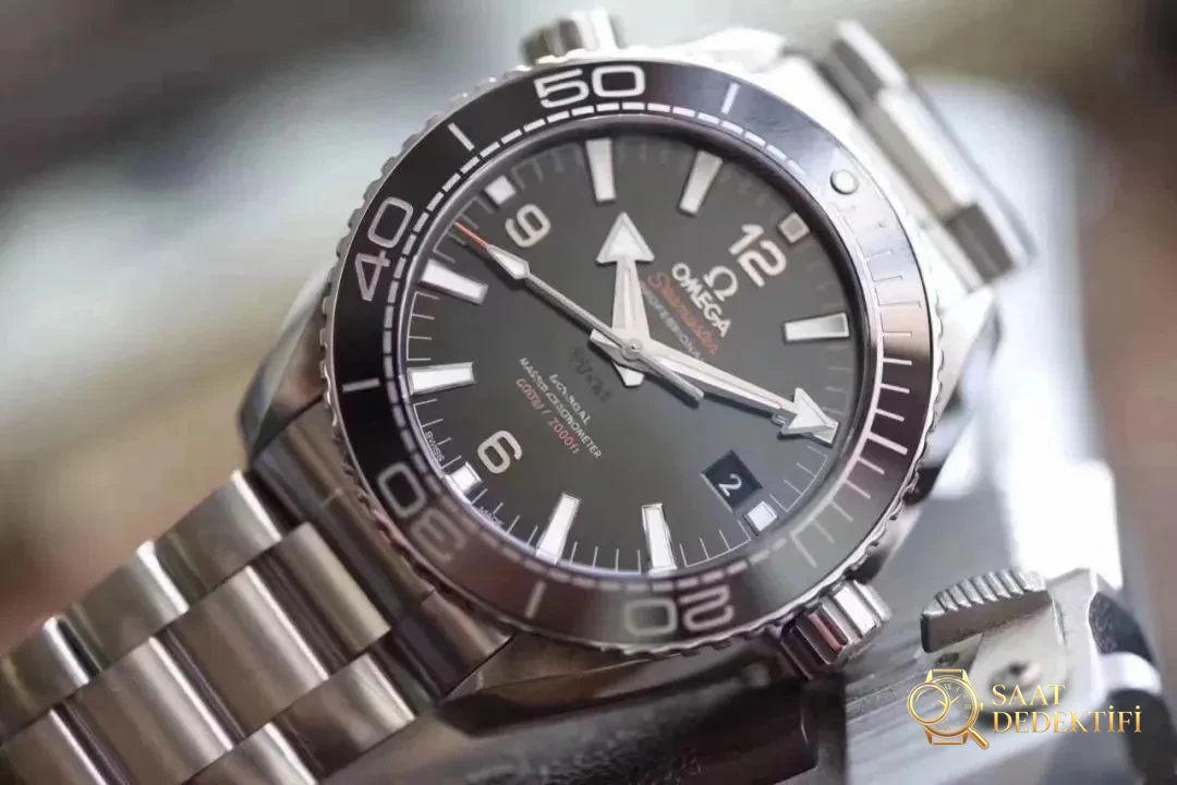 VS Factory Omega Seamaster Planet Ocean 600m 8500 tek parça mekanizması orijinal Seamaster 600m ile karşılaştırıldığında benzerlik oranı ne kadar? - Kadran Detayı ve Bezel İşçiliği