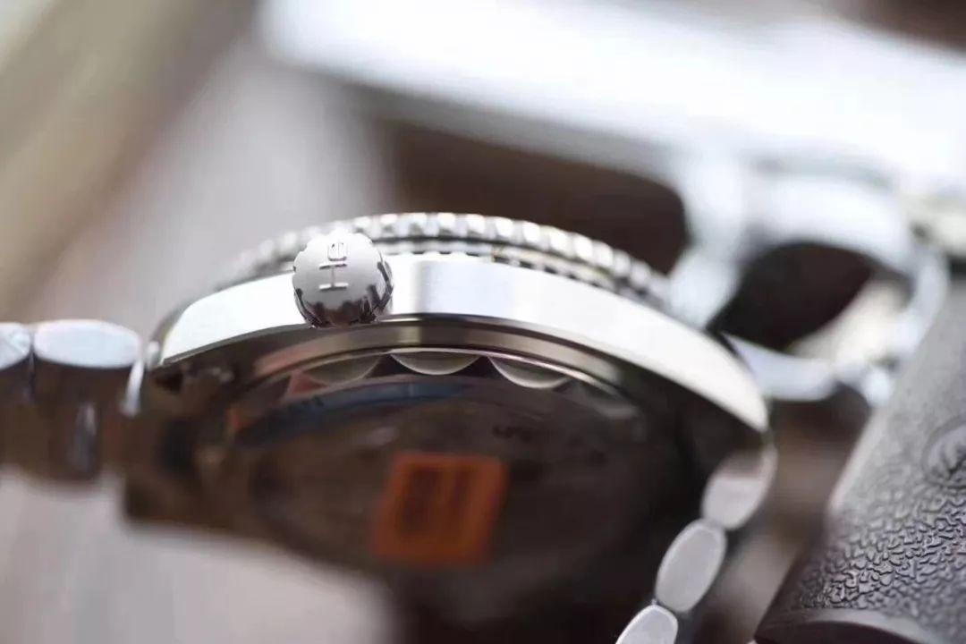 VS Factory Omega Seamaster Planet Ocean 600m 8500 tek parça mekanizması orijinal Seamaster 600m ile karşılaştırıldığında benzerlik oranı ne kadar? — 4. fotoğraf