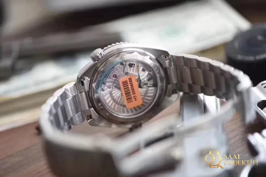 VS Factory Omega Seamaster Planet Ocean 600m 8500 tek parça mekanizması orijinal Seamaster 600m ile karşılaştırıldığında benzerlik oranı ne kadar? - Bilezik, Toka ve Klips Mekanizması