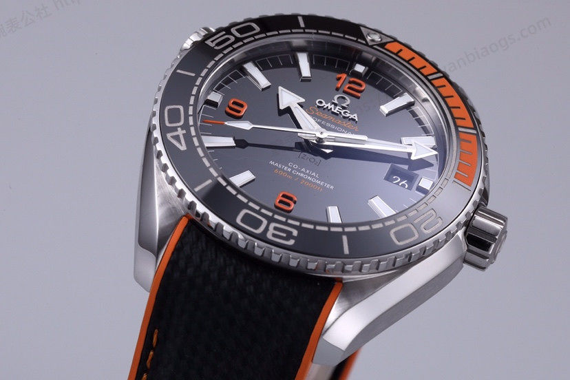 VS Factory Omega Seamaster Planet Ocean 600M "çeyrek turuncu" saat incelemesi — 3. fotoğraf