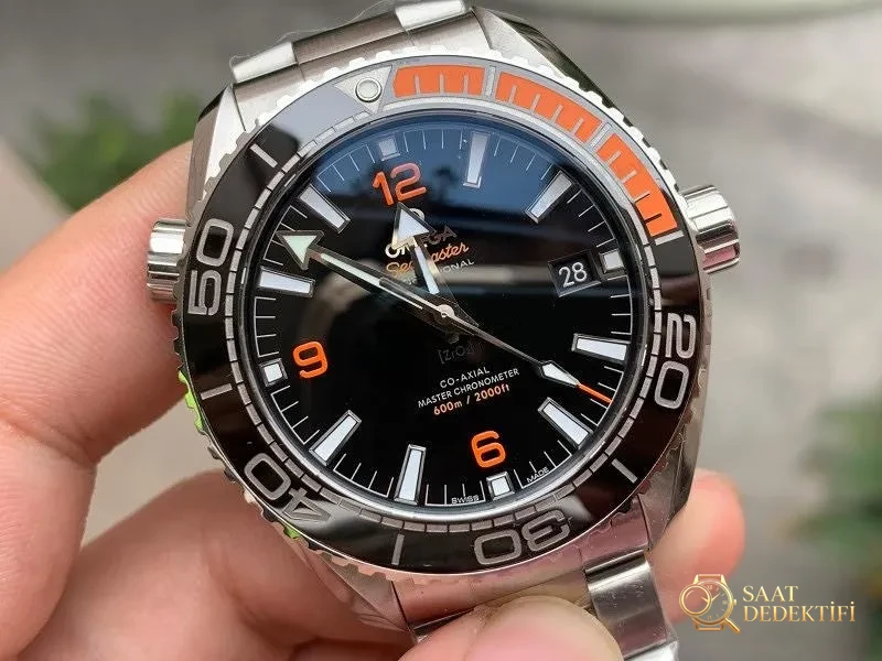 Omega Planet Ocean VS Factory İncelemesi - Ön Görünüm ve Kasa Tasarımı
