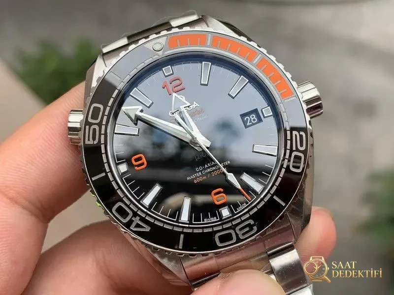 VS Factory Omega Seamaster Planet Ocean Çeyrek Turuncu Saat İncelemesi - Kadran Detayı ve Bezel İşçiliği