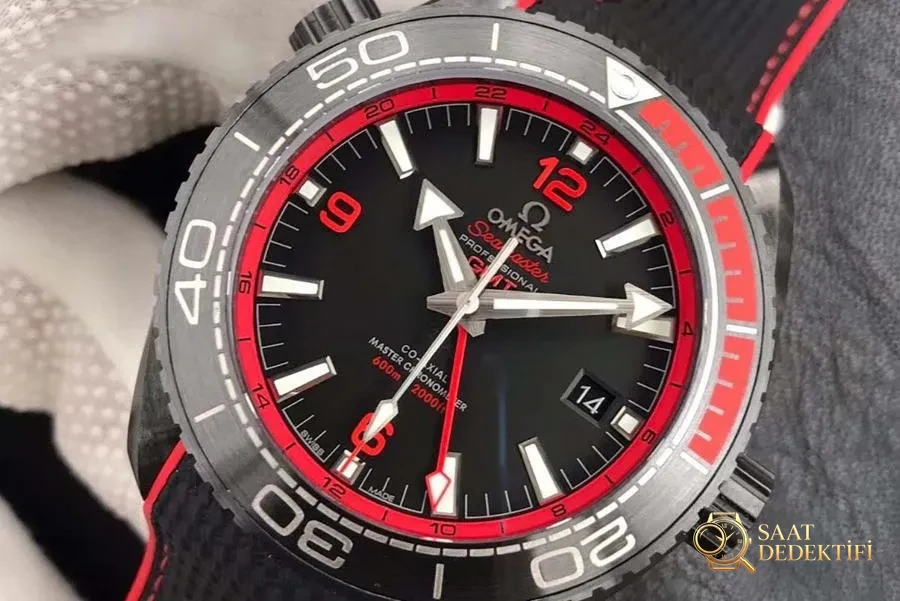 VS Factory Omega Seamaster Planet Ocean Deep Black Red incelemesi - Kadran Detayı ve Bezel İşçiliği