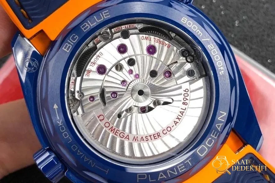 VS Factory Omega Seamaster Planet Ocean Deniz Mavisi kol saati incelemesi - Bilekte Duruş ve Kasa Orantısı
