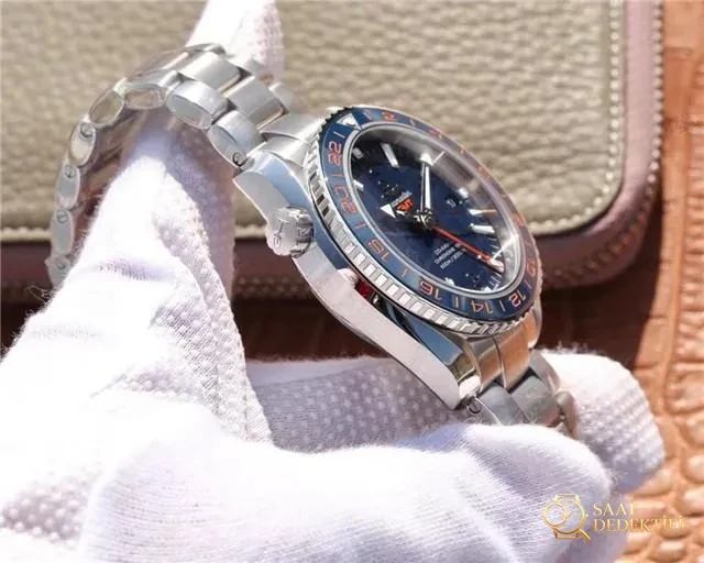VS Factory Omega Seamaster Planet Ocean GoodPlanet GMT saati nasıl? - Arka Kapak ve Mekanizma Detayı