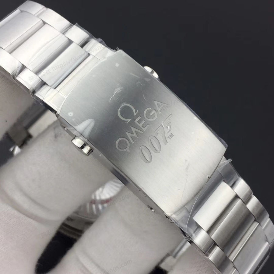 VS Factory Omega Seamaster Serisi "007 Spectre Küresel Sınırlı Sayıda Üretim" Saat İncelemesi — 6. fotoğraf