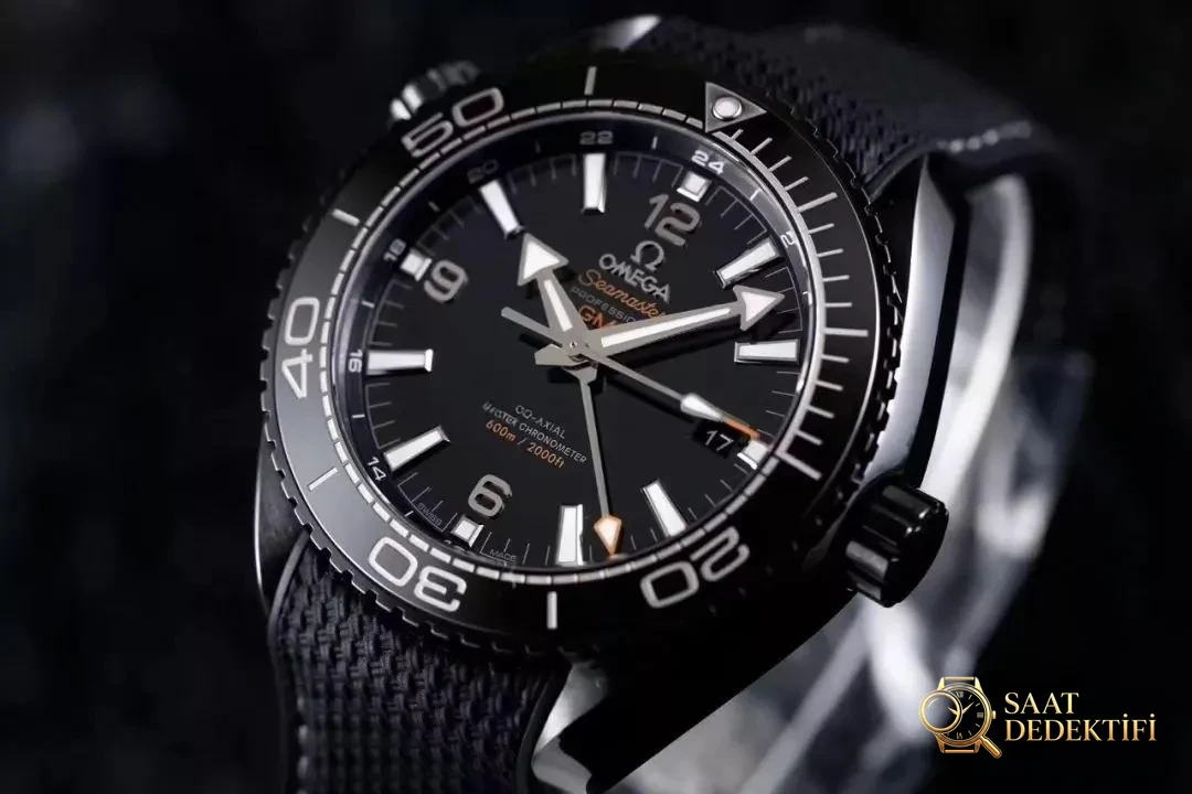VS Factory Omega Seamaster serisi 600m seramik model (Deep Black) nasıl? - Kadran Detayı ve Bezel İşçiliği