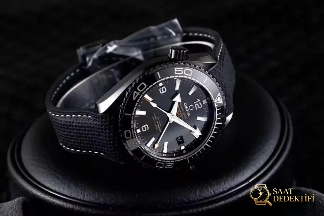 VS Factory Omega Seamaster serisi 600m seramik model (Deep Black) nasıl? - Kasa Profili ve Kurma Kolu İncelemesi
