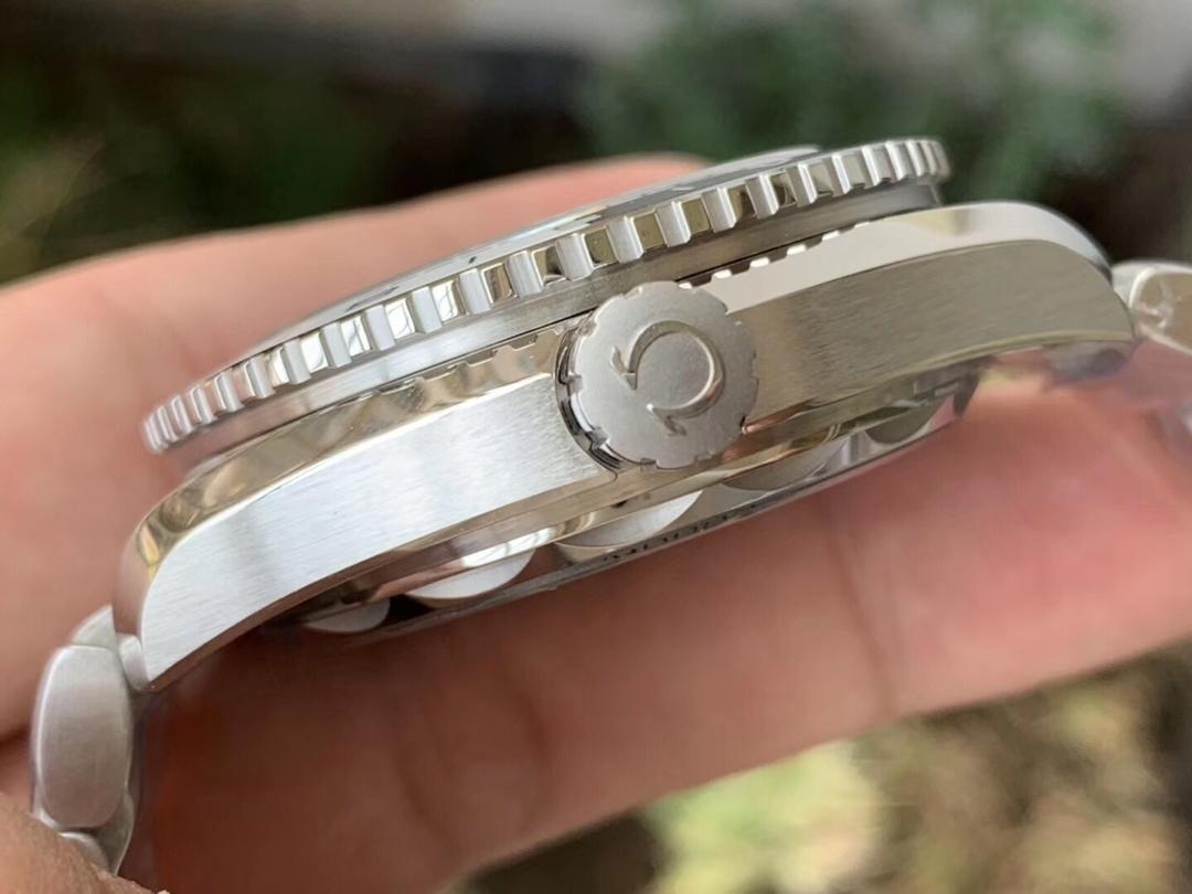 VS Factory Omega tai-chi bezelli Seamaster 600 GMT'yi üretmek çok mu zor? — 7. fotoğraf